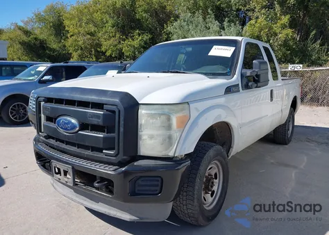 2014 Ford F-250 Xl z USA, uszkodzony, nr VIN 1FT7X2B67EEB45764